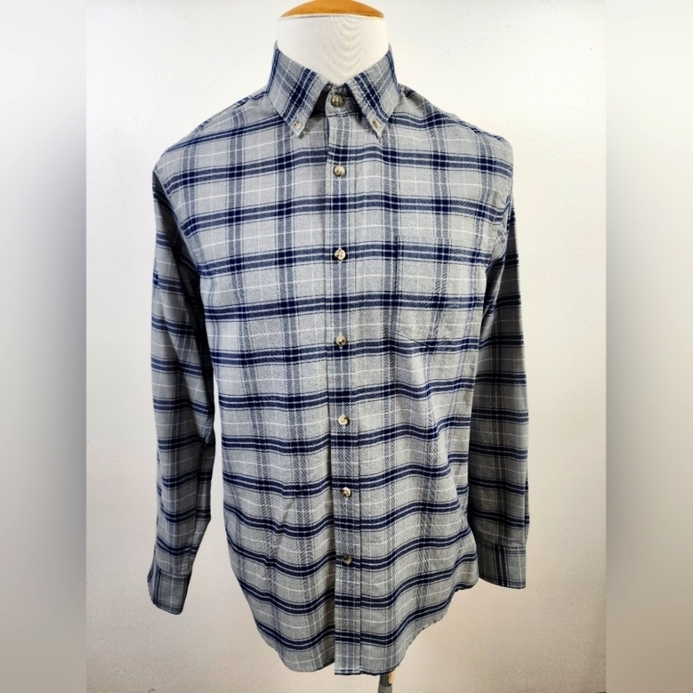 St John's Bay Men's Blue & Grey Plaid Button Front Shirt Long Sleeves, sz MD